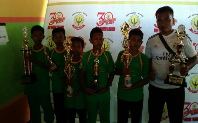 Tim Voli Putra MIS Darul Huda Gedongarum Raih Juara Umum Kompetisi Voli MI se-Kecamatan Kanor 2024